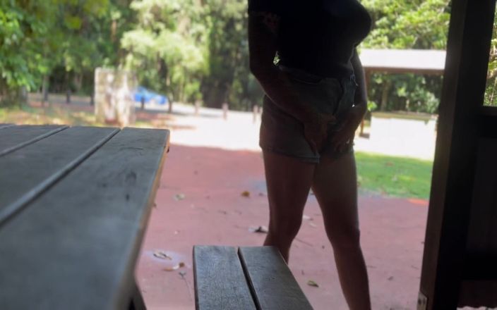 Foxytocin: Škádlení v lesním autě Šukání nálože kundičky spermatu