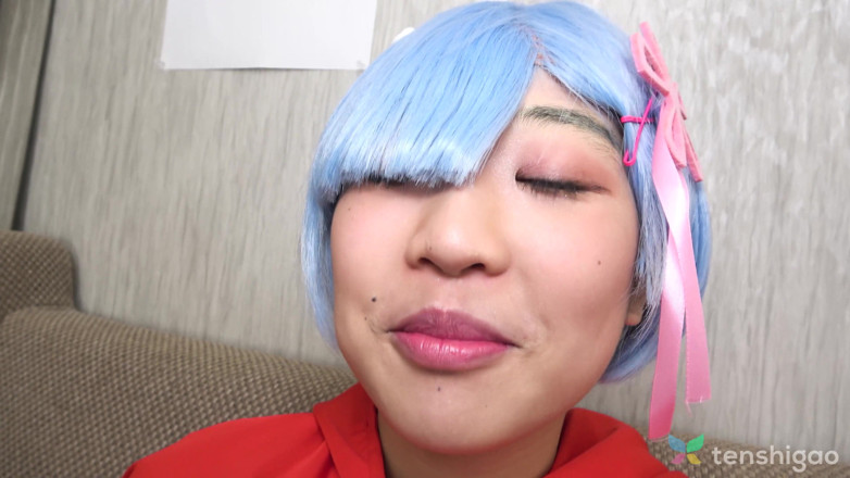Tenshigao: Riho machida今天访问我们时穿着她的动漫服装