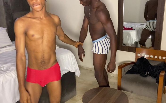 Baddestboyx: Erangan itu bikin kamu crot