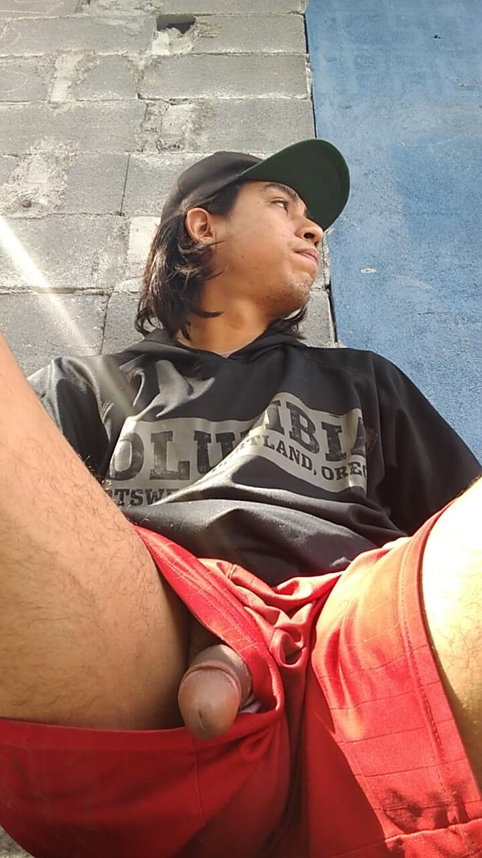 AlexAlejandro13: Un cazzo enorme di questo tizio dalla testa grande