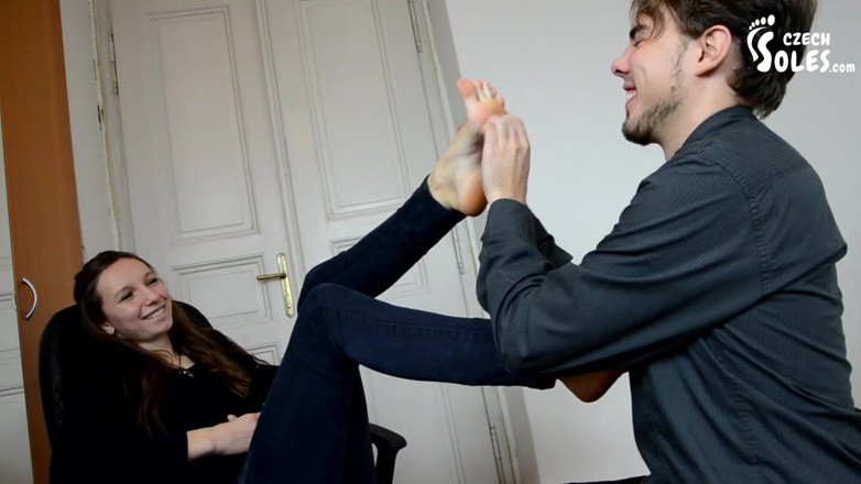 Czech Soles - foot fetish content: Trampki i gołe stopy po bieganiu