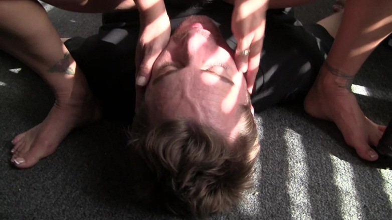Stephanie Roberts: Joclyn Gives a Great Footjob