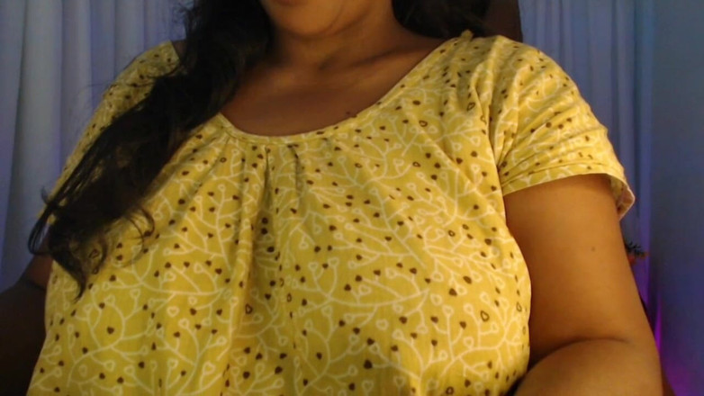 HotGirl21: Ragazza sexy calda tette pressa gug in bocca spettacolo dildo...