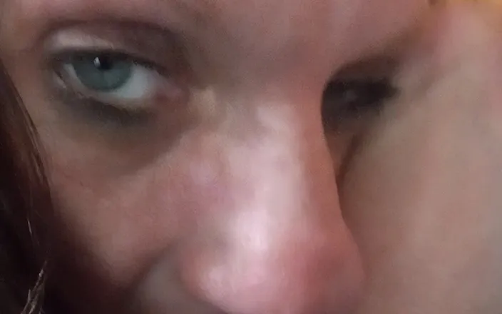 Big Red and her Pretty Kitty: Red taking it like a good used slut