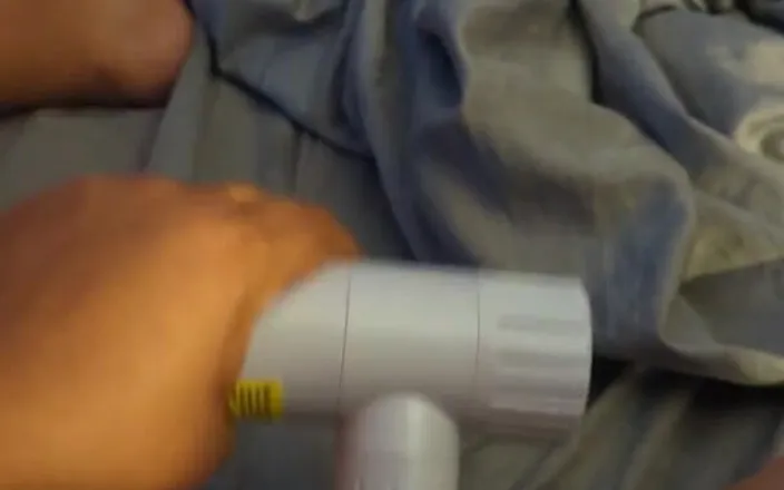 OnlyElla: Massage Gun in My Pussy, Quietly Watching Porn