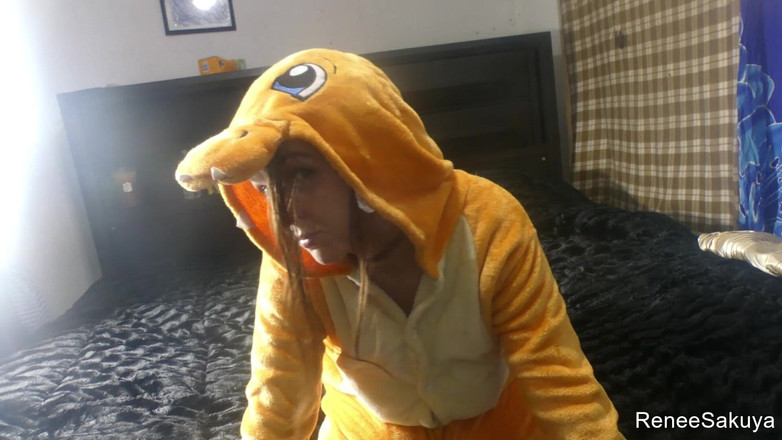 Renee Sakuya: Renee Sakuya w garniturze charizard tańczy, Niemy film