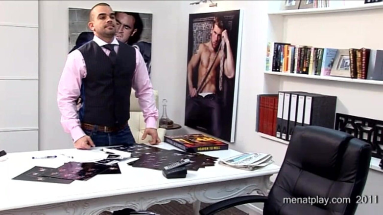 MenAtPlay: Double Crossed