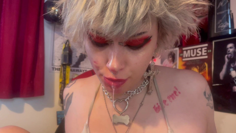 Glitterqueen1999: Foda-se meu batom fora do meio-irmão