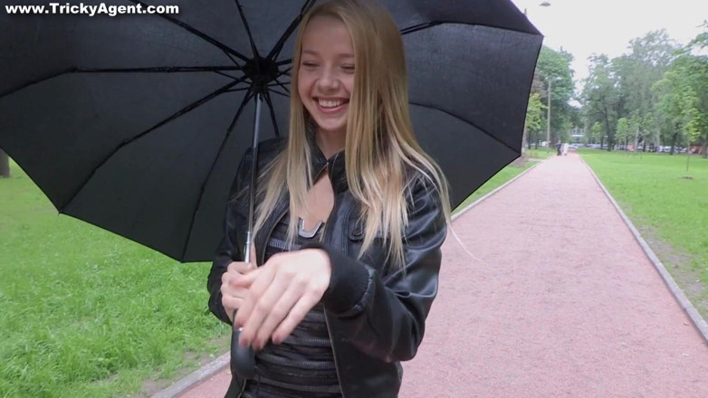 Tricky Agent: Sex Casting for Blonde Teeny