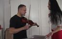 Femdom Austria: Esmagando violino!