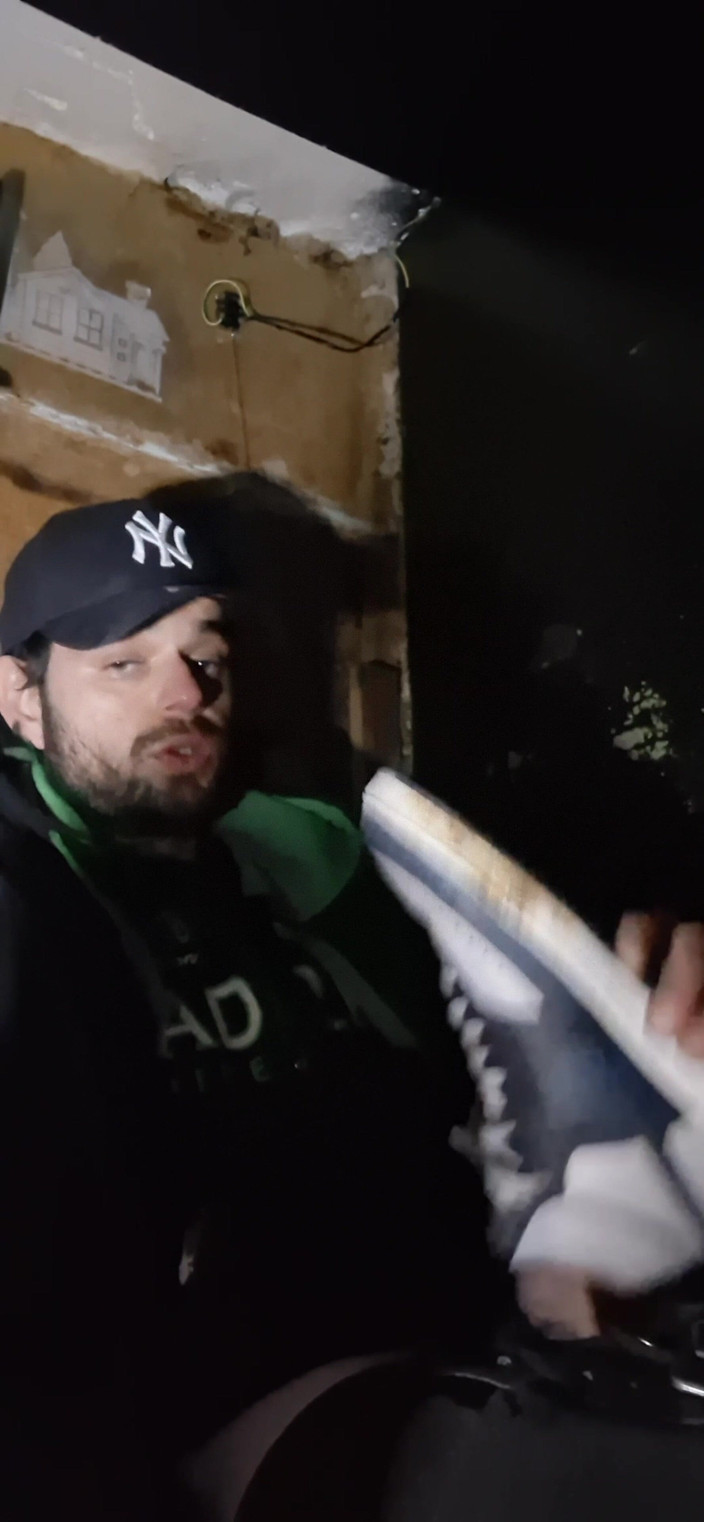 jerkofflover: Mój mega niesamowity orgazm w butach Nike