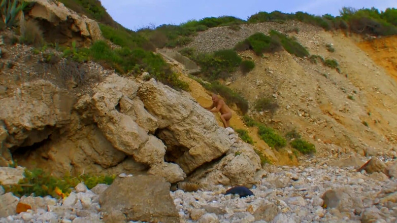 Real Home Made: Sexy blonde big ass fucking on the beach