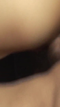 Mutandine asiatiche scena 2_bukkake per una ragazza abbastanza giapponese in lingerie e giocattoli del sesso