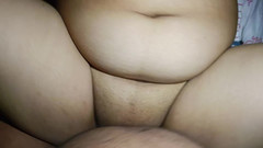 Catchybusty: Chytá prsatá chce hrát s ptákem