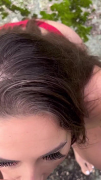 Foder excitado lá fora no meio do nada