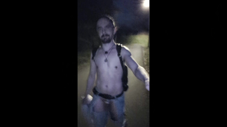 kinkygaynudist: Night Walker