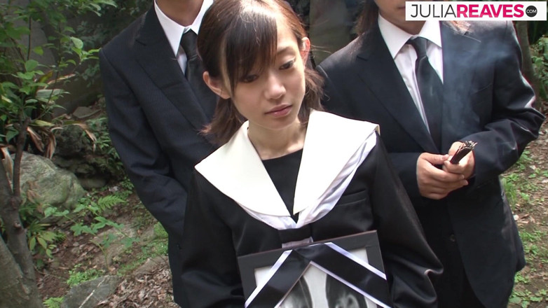 JapaneseAmateur: Smala tjejer rider en enorm kuk efter avsugning och vibrator...