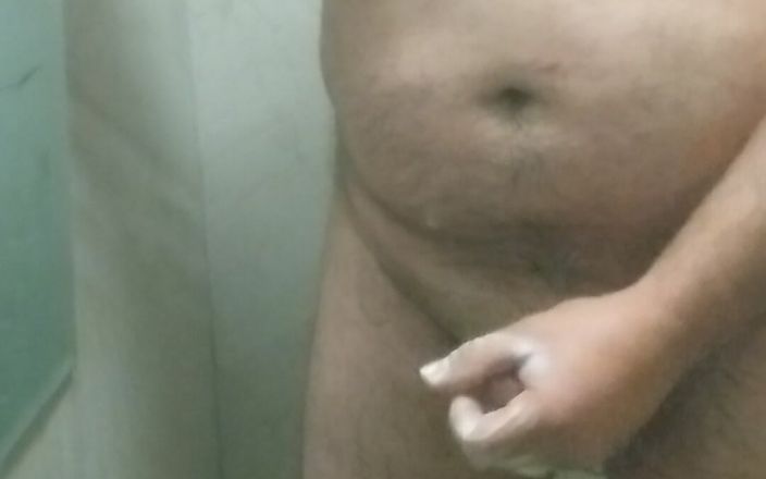 Masculer Turk Man: Urso turco masculino goza no banheiro do escritório