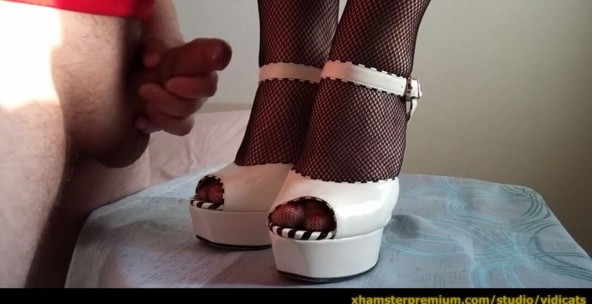 Vidicats: High heels sind schön. Fersenjob und shoejob.