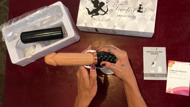 Goddess Maya: Unboxing Realistic Dildo Electric