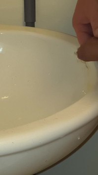Peeing for Those That Like to Watch