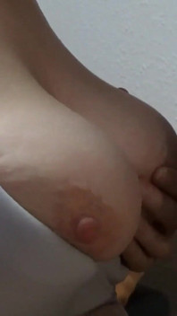 Bitte komm auf meine titten