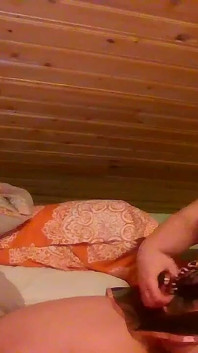 Me fodendo com meu clitóris chupando brinquedo
