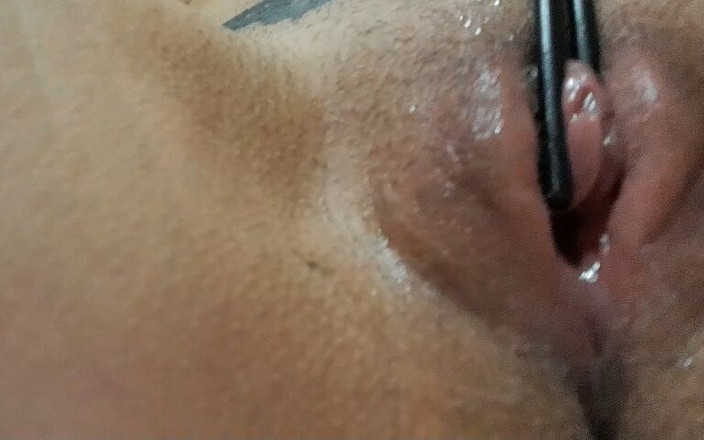 Ana Liz: Jilat memekku dong!