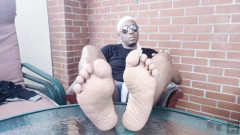 Soft Soleman: Ich zeige meine weichen sohlen in Unterwäsche (2025)