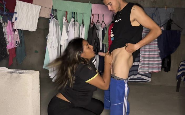 Miaandaxel: Într-un trandafir cu vecina mea, ne încântăm până îi futem pizda pe...