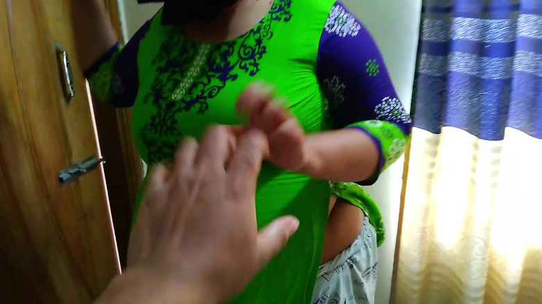 Aria Mia: Người giúp việc bbw Ai Cập đội khăn trùm đầu bị con...