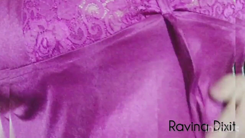 Couple's Diary: Model India bertetek besar