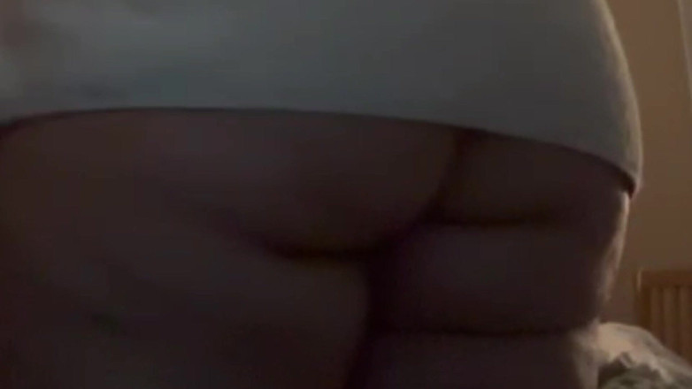 Zina Gabon: La mamma del calcio viene sorpresa a cambiarsi. Un gran...