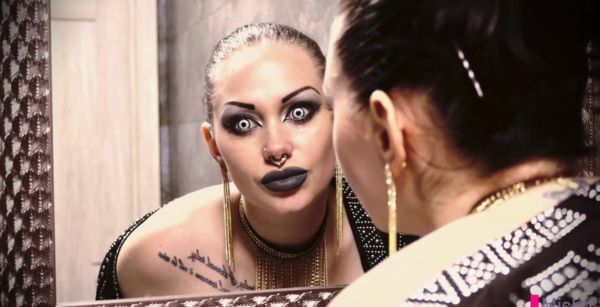 Goddess Misha Goldy: Jouis et détruisez-vous ! Coaching masturbatoire