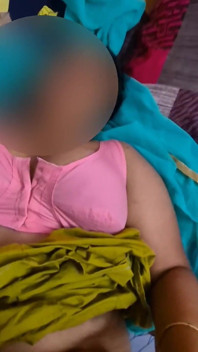 Desi Hot Housewife Sreejaa in Pink Blouse POV Pusdy Fucking