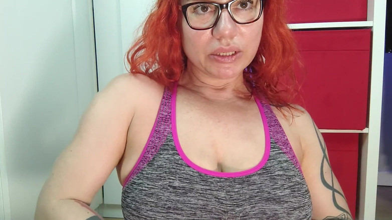 Ella Kross: Ngocok sampai kakiku berkeringat dan ludahnya enak hd mp4