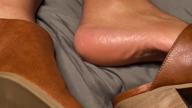 Pink Foxx: Brown Mule Tease