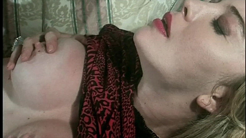 Inhonorof porn: Una serie de mamadas vintage, dp y follada anal