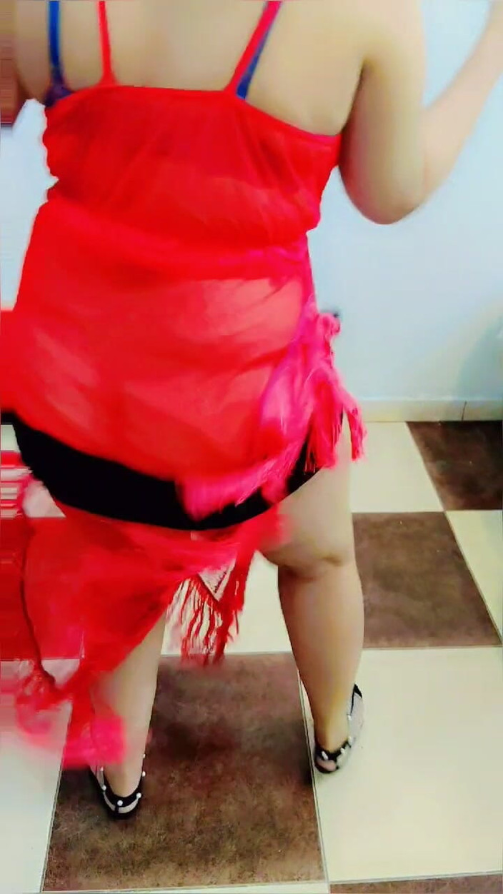 Six my and wife: Điệu nhảy bụng Ả Rập