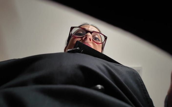 Countess diamond: Kleine pocketperverseling - reuzin femdom