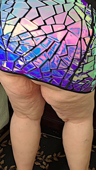 Gorąca BBW pokazuje jej gruby tyłek i piękne nogi w mini spódnicy z bliska - Big Phat Booty Gotowy do ruchania i uzyskać dużo spermy