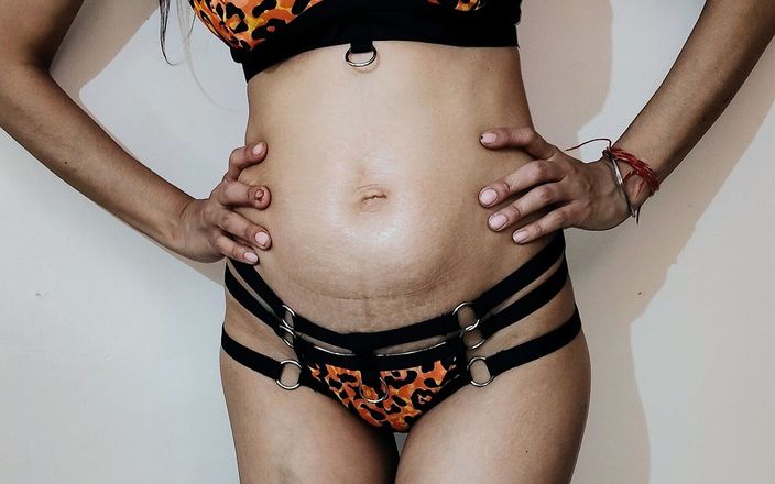 Kapsims: Indická manželka ukazuje své nové šaty v bikinách pro přítele