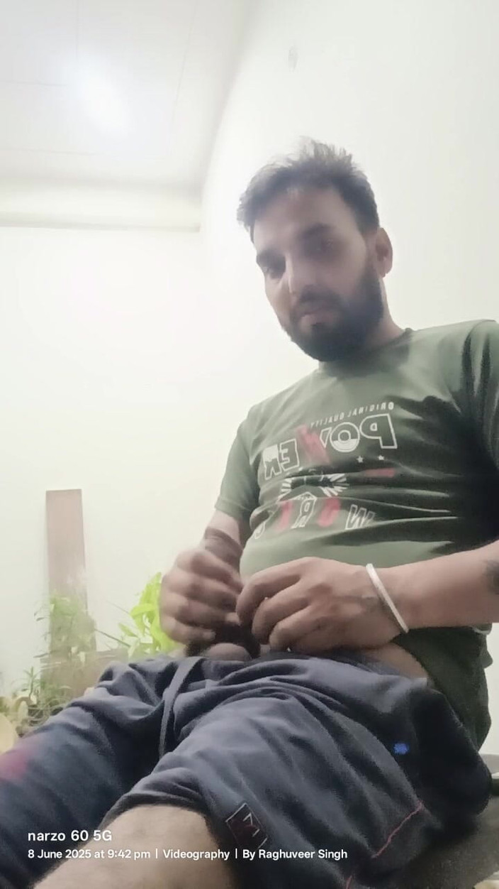 Rajasthani-old-lover: Indische oom neemt meesterbatie na show penis buurman oom