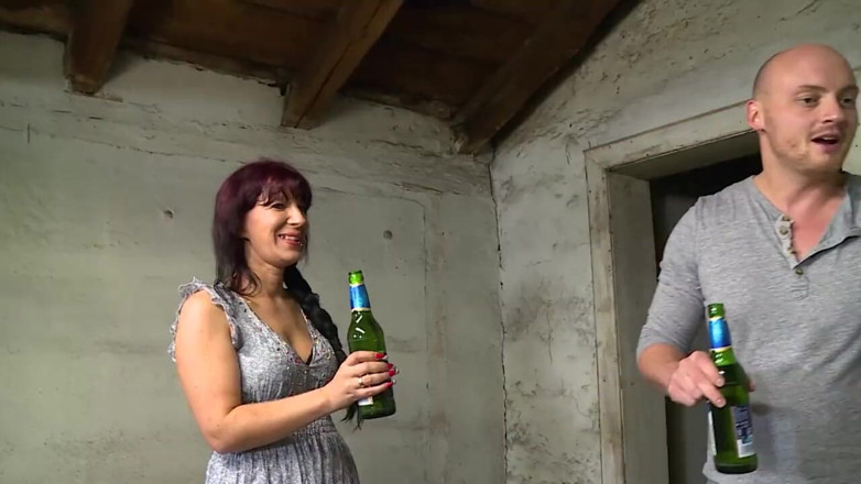 Deutschland porn: Stepson Fucks His Stepmom in the Garage