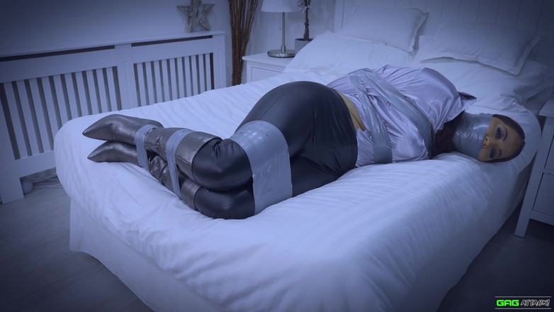 Gag Attack: ジャッキー - ボスレディは*夜に*教訓を学んだ*