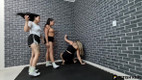 FetishKing: Fete lesbiene extreme luptă