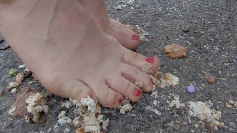 Yvette xtreme: Дроблення цукерок