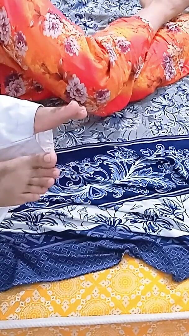 Desi Cute Girl Asked to Fuck Her Tight Pussy (Sexy Indian Bhabhi)
