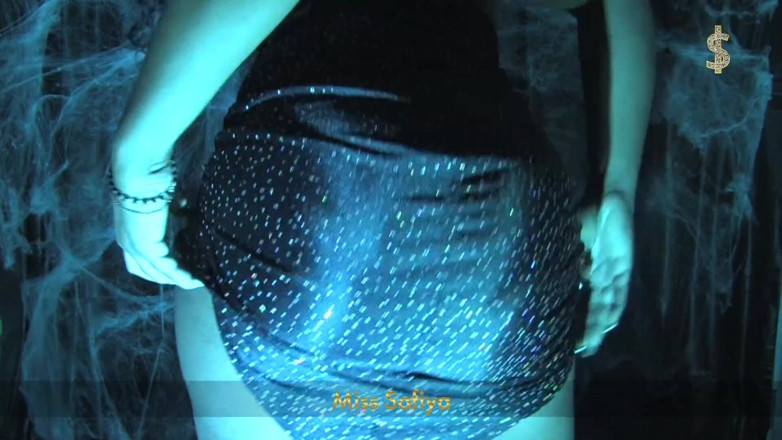 Miss-Safiya: Cặp mông kỳ diệu của cô Safiya