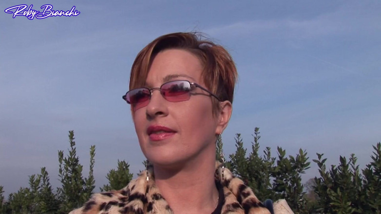 Topax Film Production: Włoska milf biczowała i zerżnięta w dupę w pokoju hotelowym